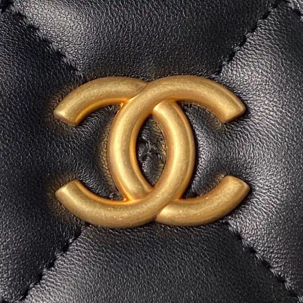 CHANEL  BAG WITH TOP HANDLE