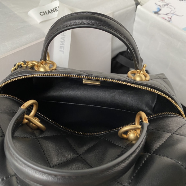 CL  BAG WITH TOP HANDLE