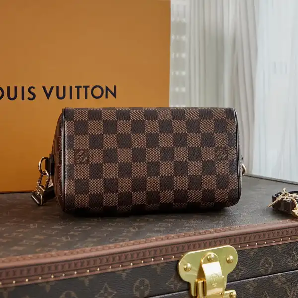 Repladies offers premium fake Louis bags at unbeatable prices. Our products are cheap because we focus on direct sales LOUIS VUITTON SPEEDY BANDOULIÈRE 20