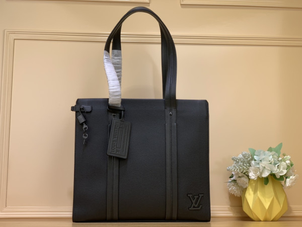 LOUIS VUITTON  Aerogram Tote