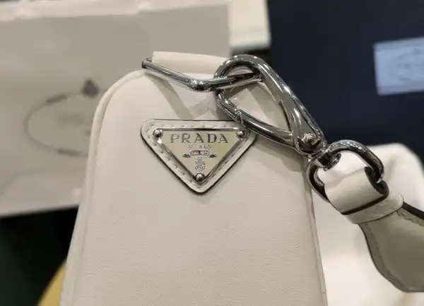 Firstbag Ru PRADA Triangle BAG