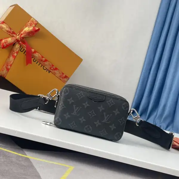 Firstbag Ru LOUIS VUITTON Alpha Wearable Wallet