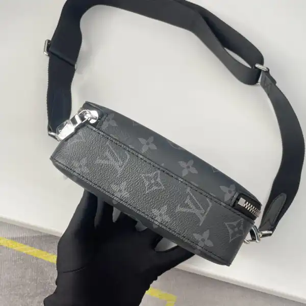 TO LOUIS VUITTON Alpha Wearable Wallet