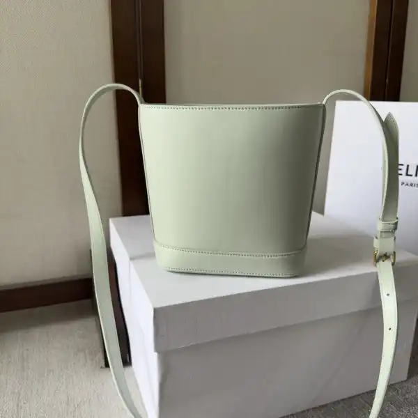 CELIN* MINI BUCKET CUIR TRIOMPHE