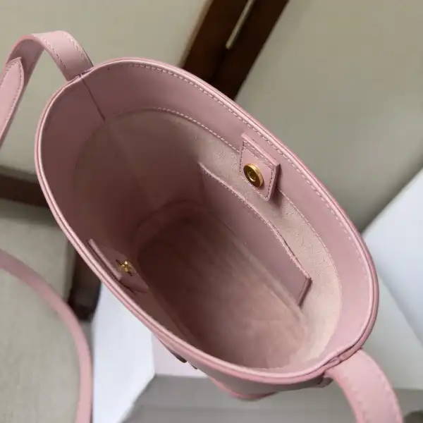 Yupoo bagsoffer CELIN* MINI BUCKET CUIR TRIOMPHE