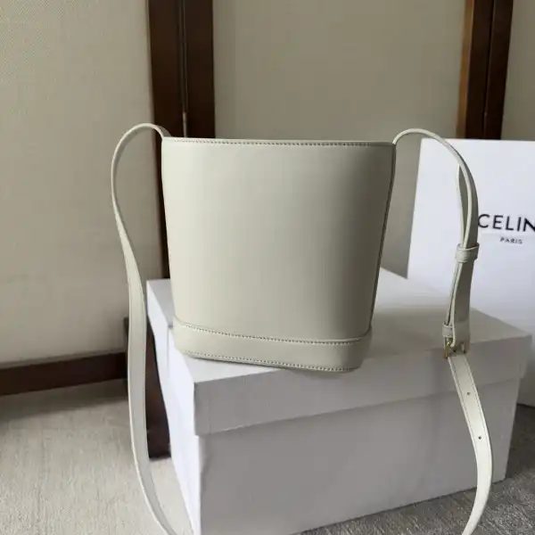 CELIN* MINI BUCKET CUIR TRIOMPHE