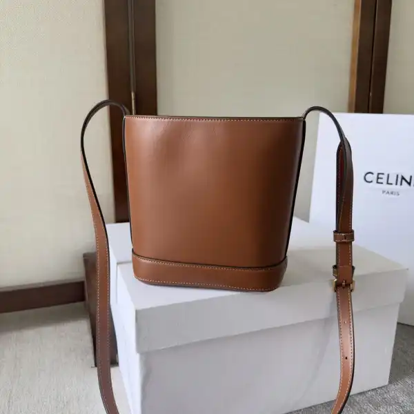 CELIN* MINI BUCKET CUIR TRIOMPHE