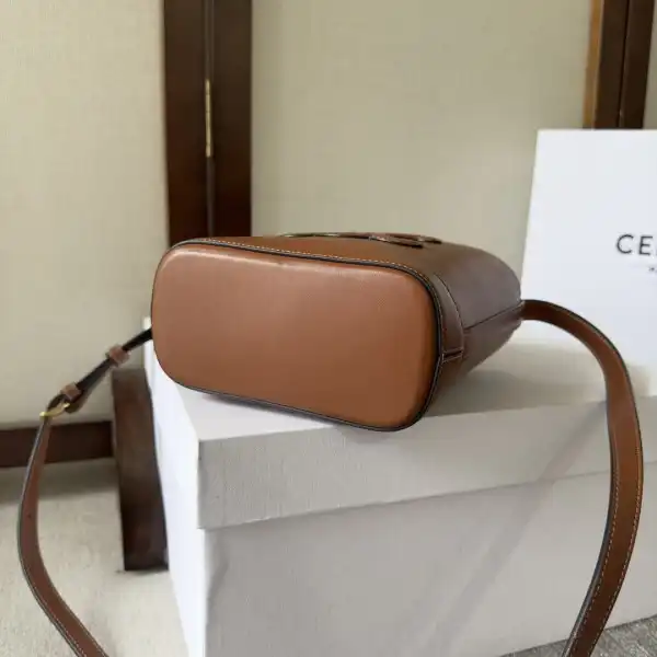 CELIN* MINI BUCKET CUIR TRIOMPHE