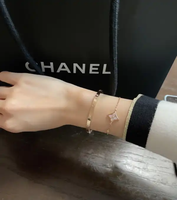 LOUIS VUITTON BRACELET