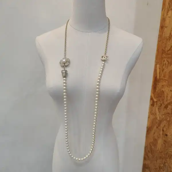 CHANEL LONG NECKLACE