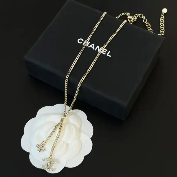 CHANEL NECKLACE