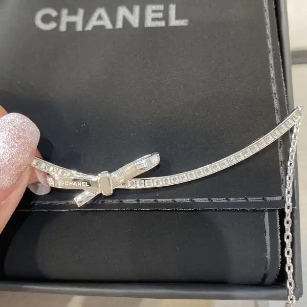 CHANEL NECKLACE