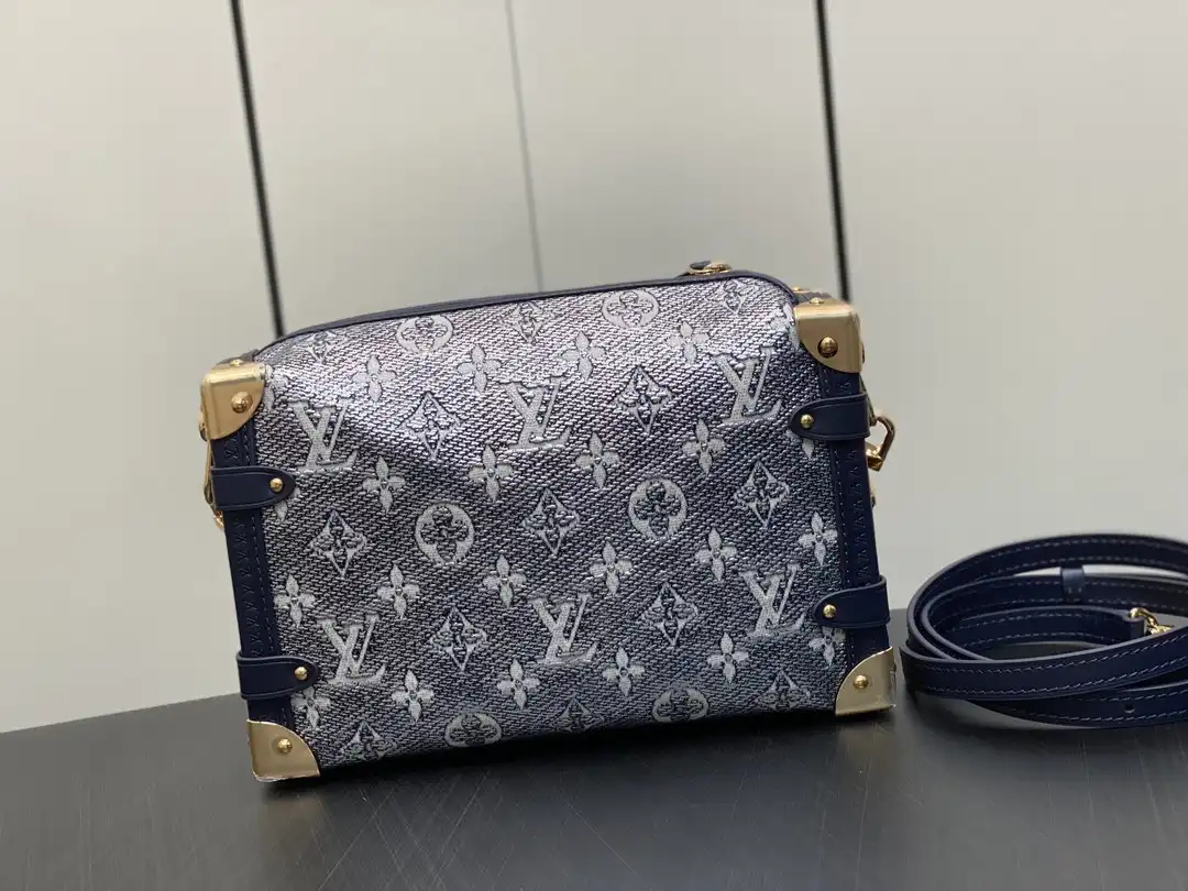 First bag ru LOUIS VUITTON SIDE TRUNK MM