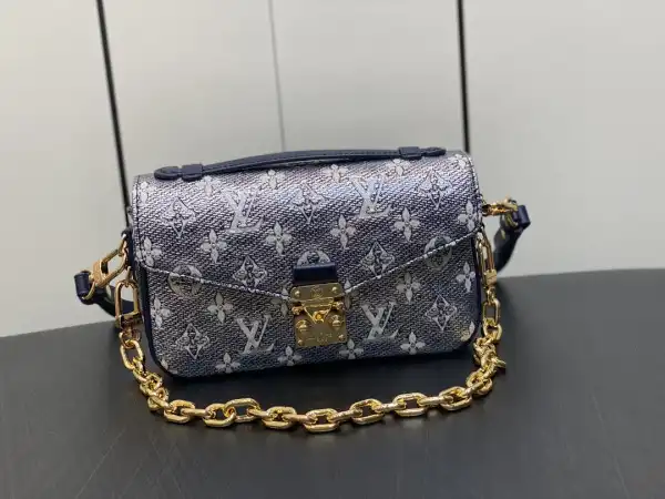 LOUIS VUITTON POCHETTE METIS EAST WEST