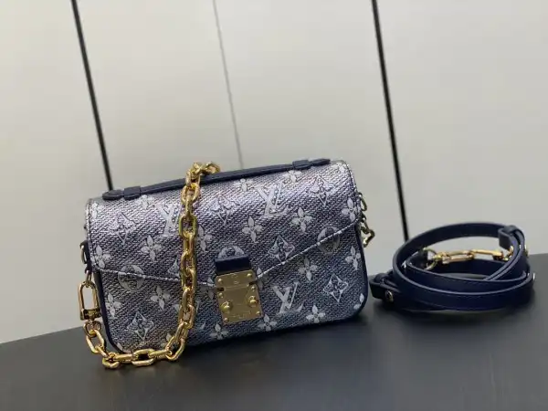 LOUIS VUITTON POCHETTE METIS EAST WEST