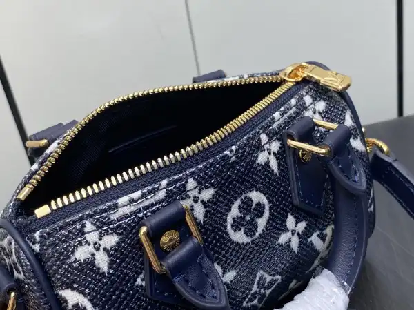 First bag ru LOUIS VUITTON NANO SPEEDY