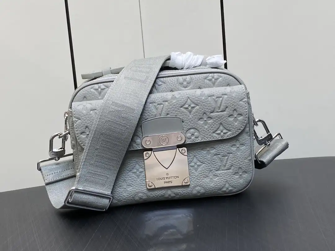 Frstbag ru LOUIS VUITTON S LOCK MESSENGER