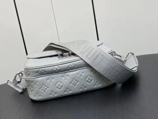 Affordable LOUIS VUITTON S LOCK MESSENGER