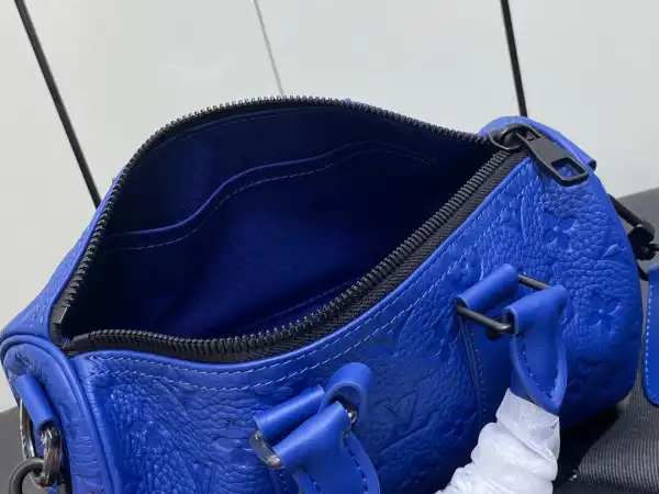 First bag ru LOUIS VUITTON KEEPALL BANDOULIÈRE 25