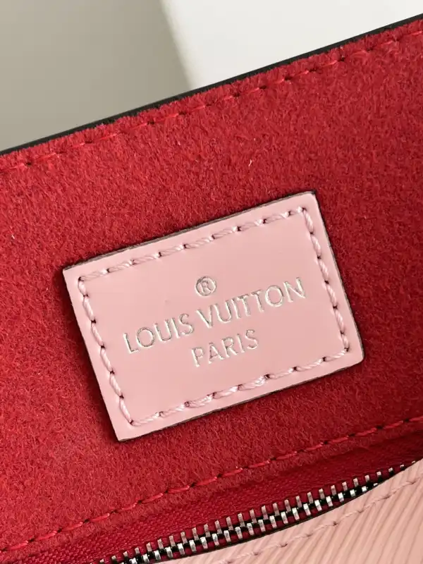 First bag ru LOUIS VUITTON PETIT SAC PLAT