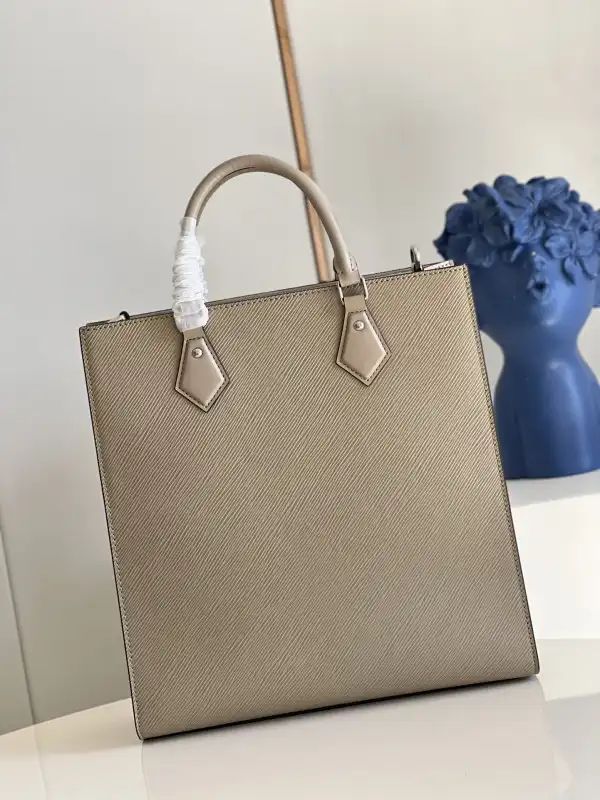 First bag ru LOUIS VUITTON PETIT SAC PLAT