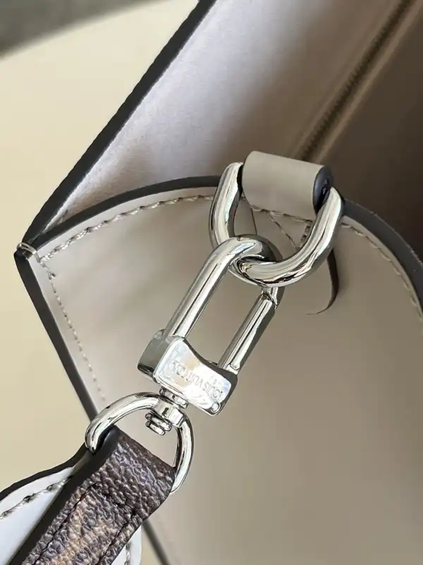 Affordable LOUIS VUITTON PETIT SAC PLAT