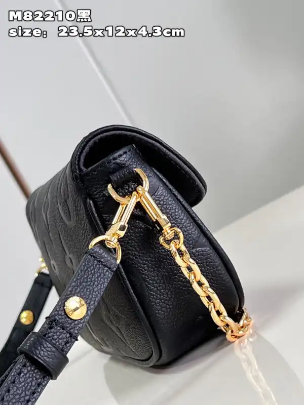 Cheap LOUIS VUITTON Wallet on Chain Ivy