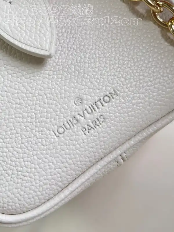 First bag ru LOUIS VUITTON SPEEDY BANDOULIÈRE 20