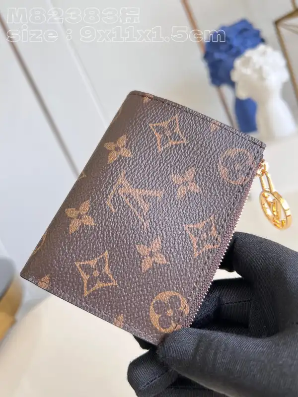 Louis Vuitton Lisa Wallet