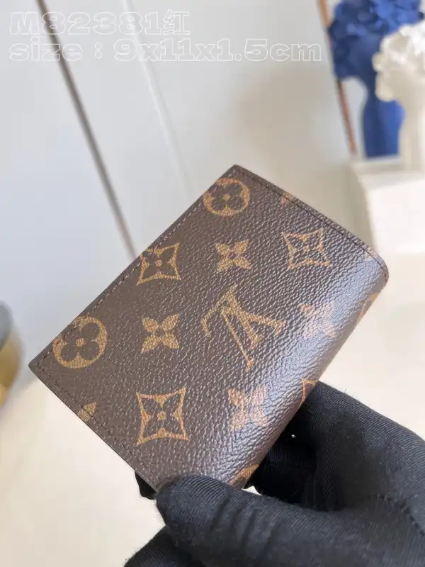 TO Louis Vuitton Lisa Wallet