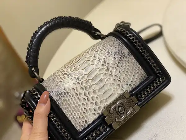 CHANEL BOY BAG 20CM