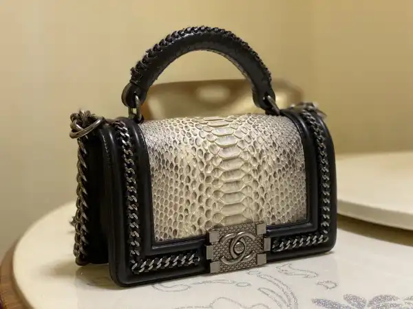 CHANEL BOY BAG 20CM