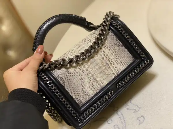 CHANEL BOY BAG 20CM