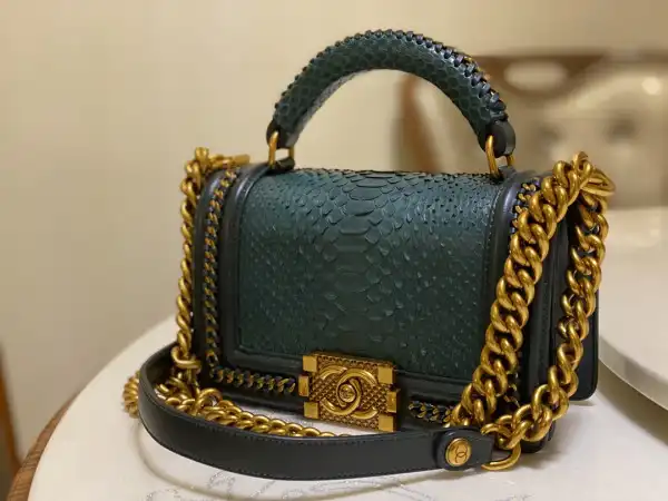 CHANEL BOY BAG 20CM