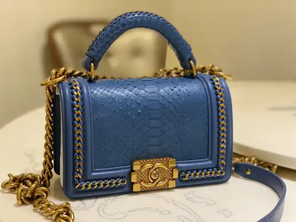 CHANEL BOY BAG 20CM