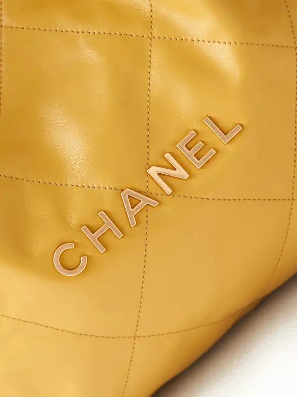 CHANEL 22 HANDBAG