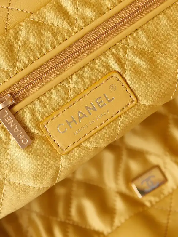 CHANEL 22 HANDBAG