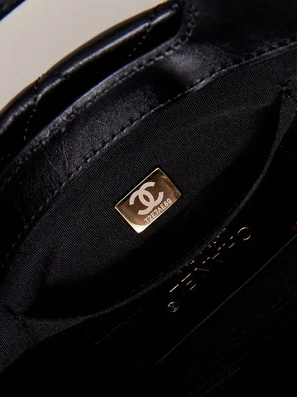 Firstbag Ru CHANEL SMALL TOTE