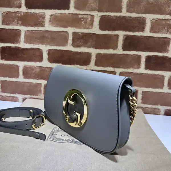 First bag ru Gucci Blondie shoulder bag