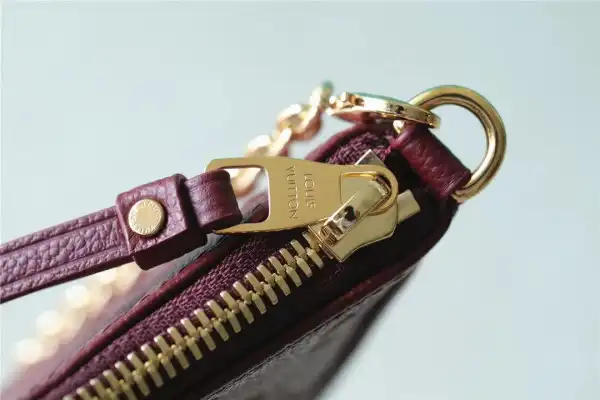 Aaa replica ru LOUIS VUITTON EASY POUCH ON STRAP