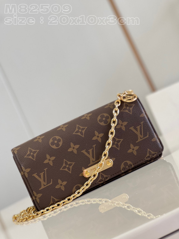 HOT SALE LOUIS VUITTON Wallet On Chain Lily