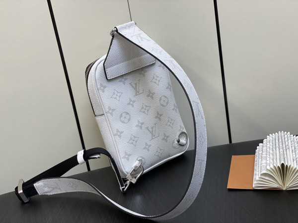 HOT SALE LOUIS VUITTON OUTDOOR SLINGBAG