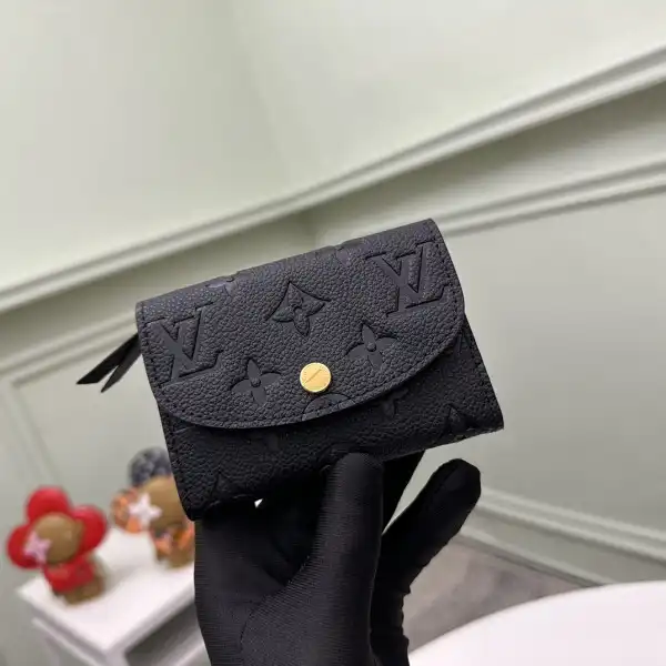 First bag ru Louis Vuitton Rosalie Coin Purse