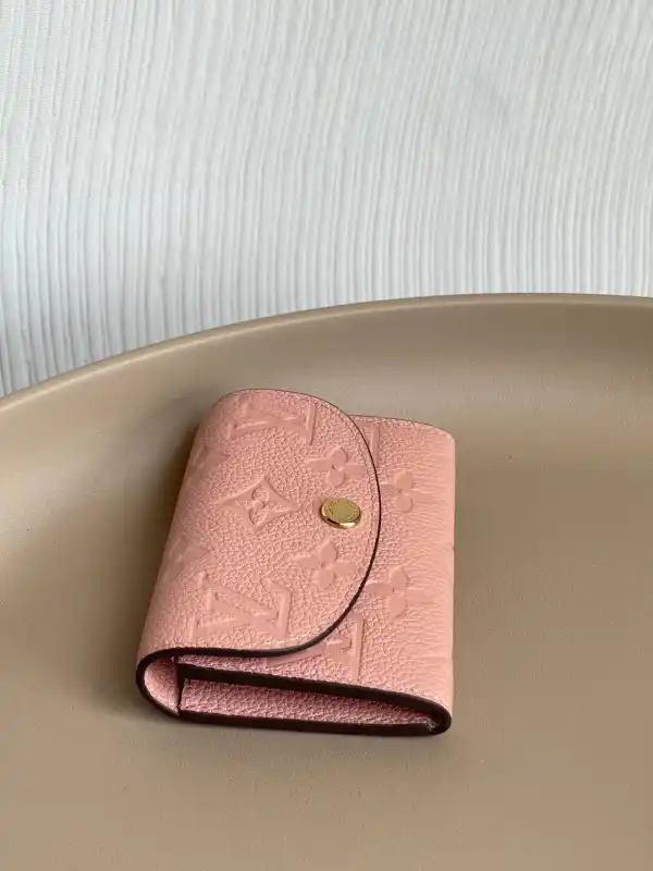 First bag ru Louis Vuitton Rosalie Coin Purse