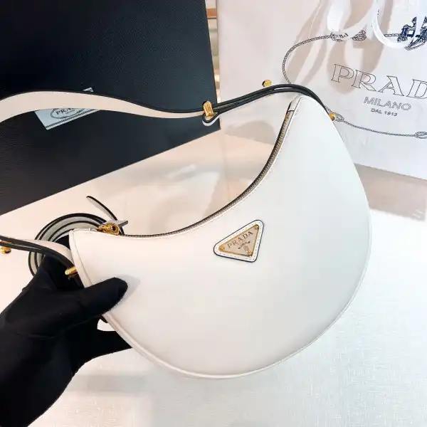 Prada Arqué leather shoulder bag-22.5*18.5*6cm