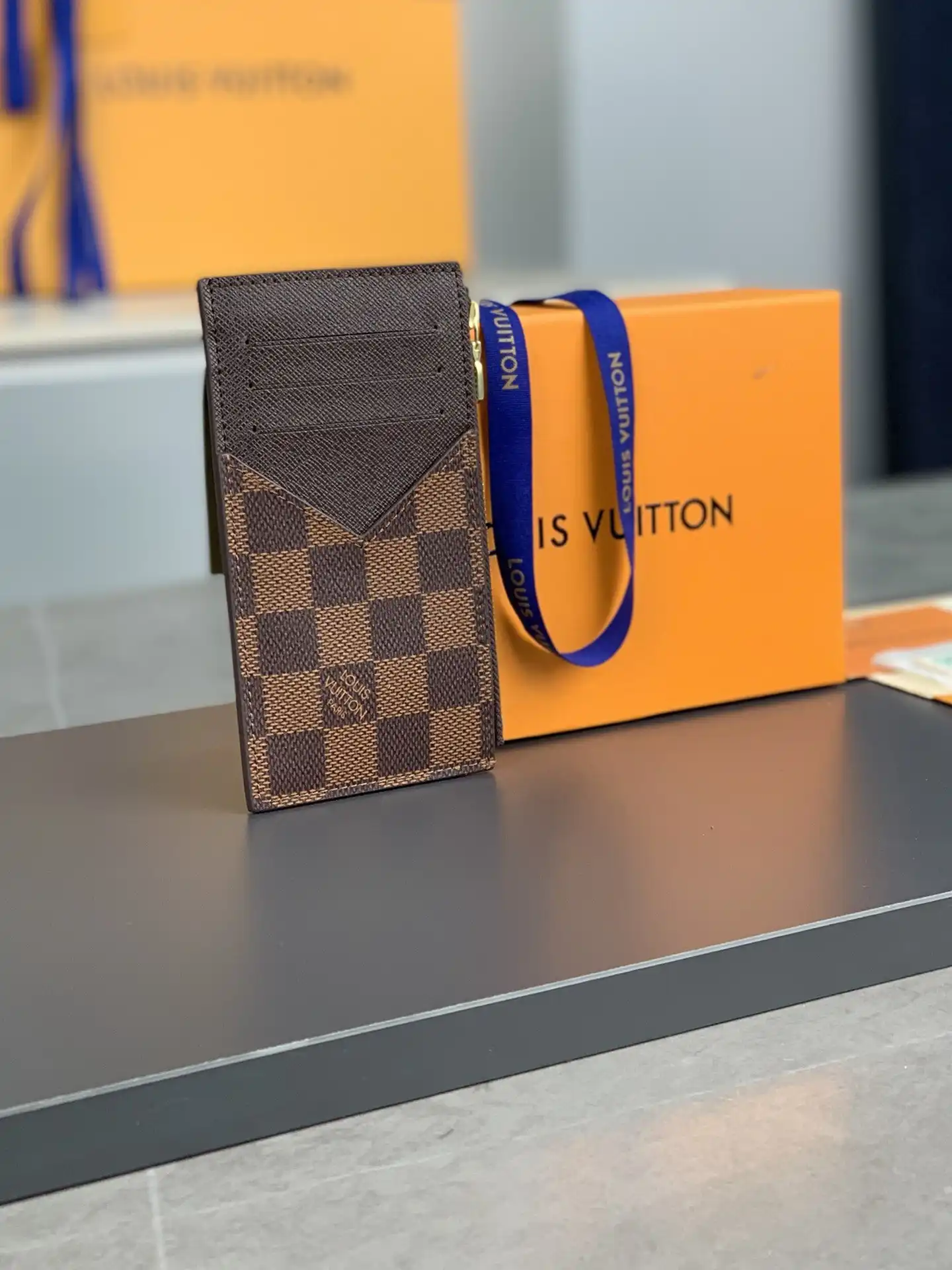 TO LOUIS VUITTON COIN CARD HOLDER