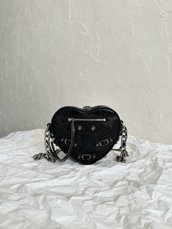 HOT SALE BALENCIAGA  Le Cagole Heart mini metallic crinkled-leather shoulder bag