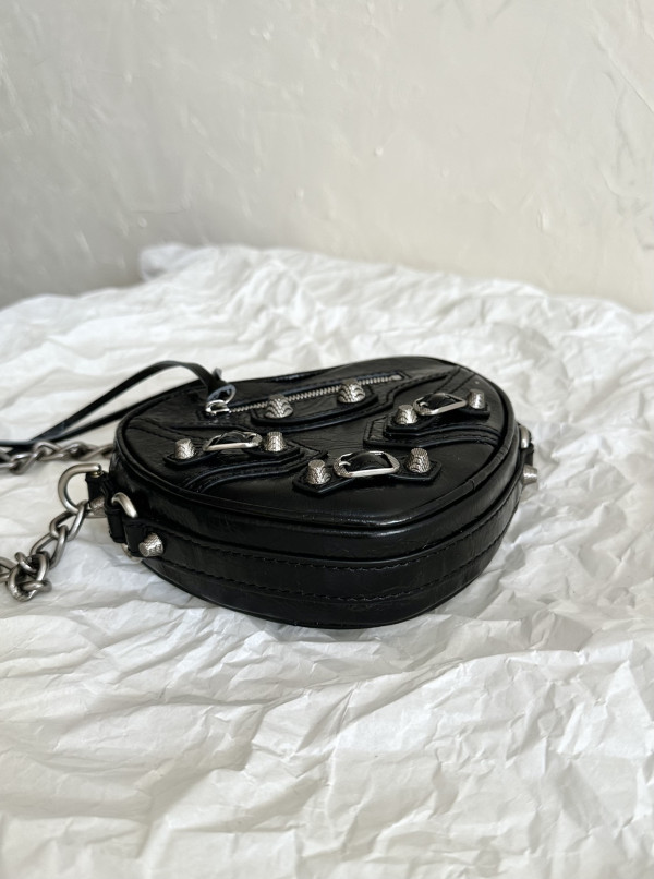 HOT SALE BALENCIAGA  Le Cagole Heart mini metallic crinkled-leather shoulder bag