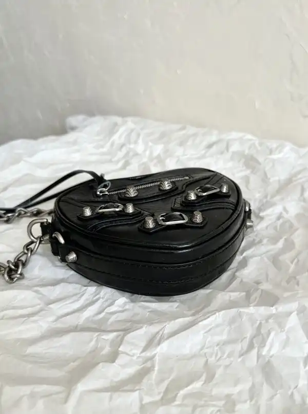 Affordable BALENCIAGA  Le Cagole Heart mini metallic crinkled-leather shoulder bag