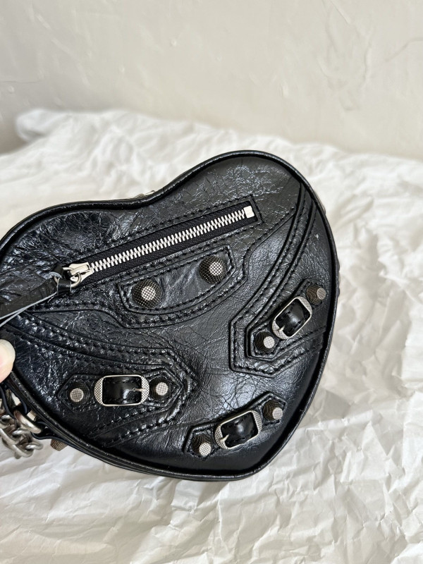 HOT SALE BALENCIAGA  Le Cagole Heart mini metallic crinkled-leather shoulder bag